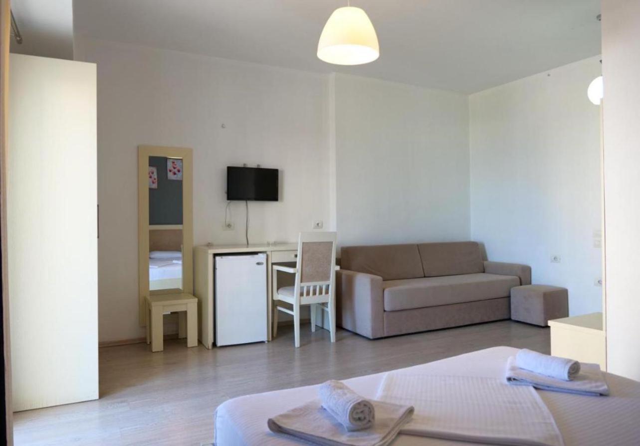 Prive City Hotel Sarande Exterior photo